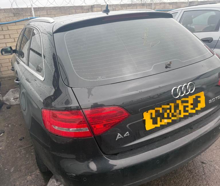 Breaking spare parts audi a4 b8 avant esate 