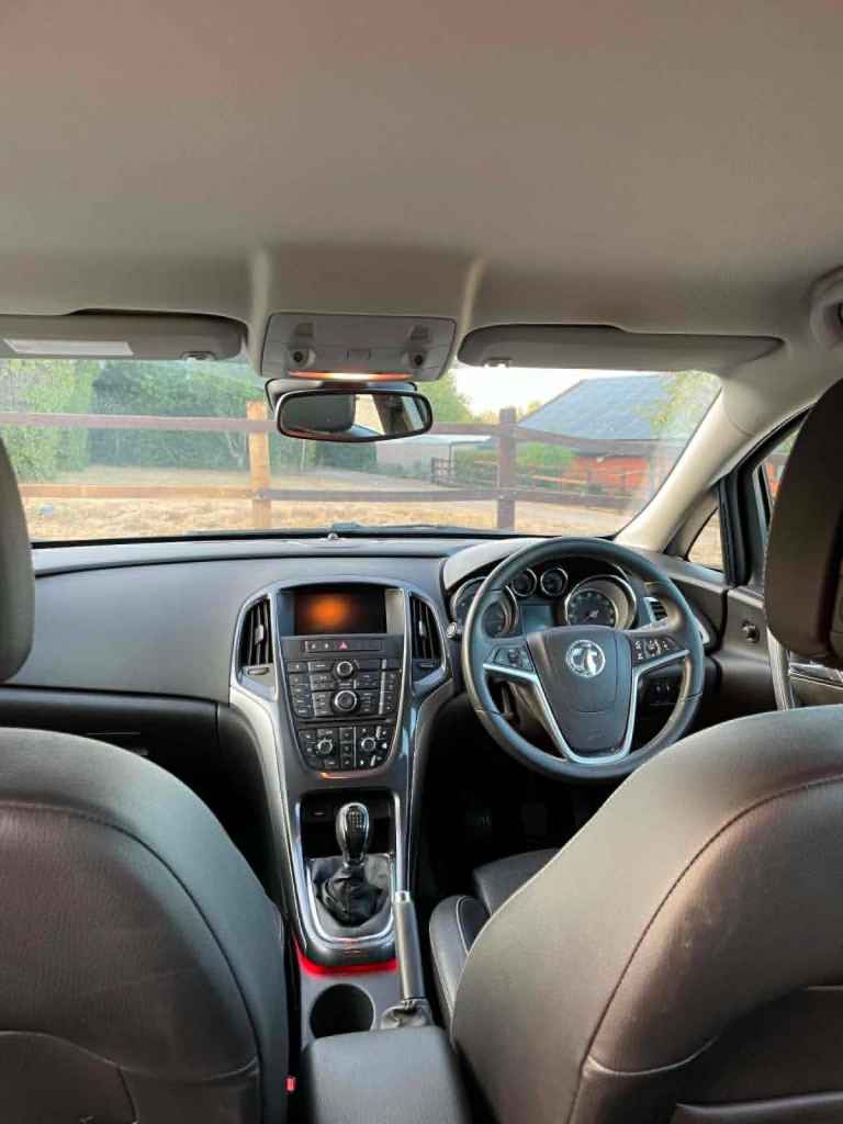 Vauxhall, ASTRA, Hatchback, 2014, Manual, 1956 (cc), 5 doors