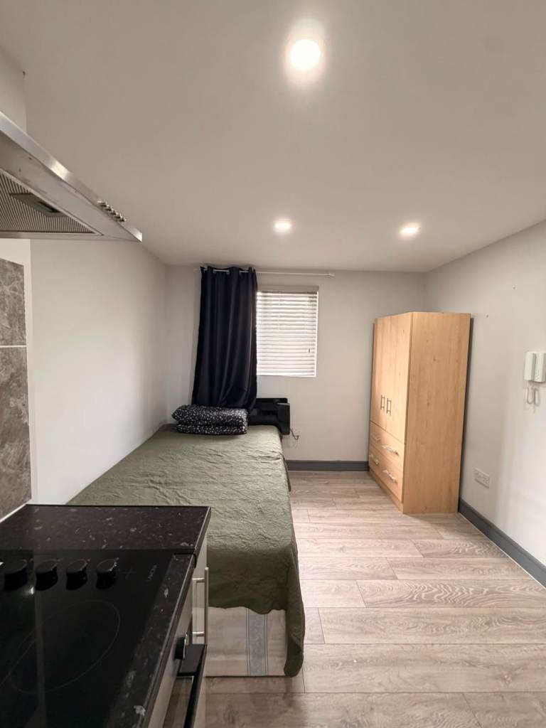 BENEFITS ACCEPTED - Self-Contained Studio Flat Available in Greenford Ealing UB6