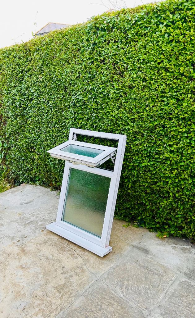 UPVC Window (101cm x 62cm) Double Glazed External Window *Excellent*