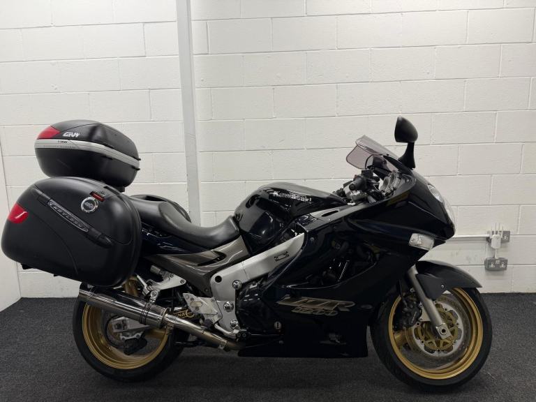 KAWASAKI ZZR1200 - DELKEVIC EXHAUST - FULL GIVI LUGGAGE!
