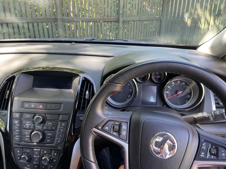 Vauxhall, ASTRA, Hatchback, 2015, Manual, 1956 (cc), 5 doors
