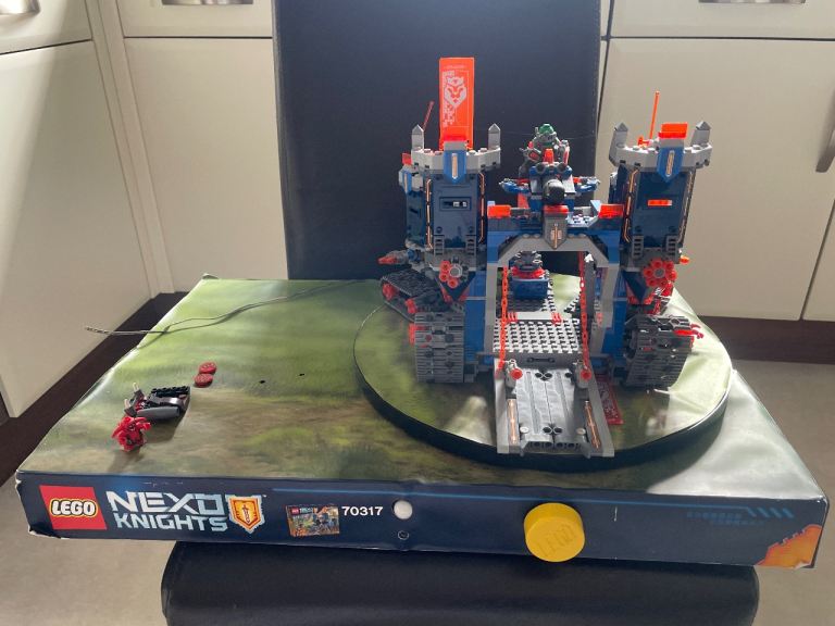 LEGO Nexo Knights The Fortrex 70317 Set – Complete
