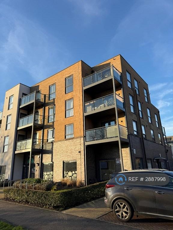 2 bedroom flat in Hayworth House, Borehamwood, WD6 (2 bed) (#2887998)
