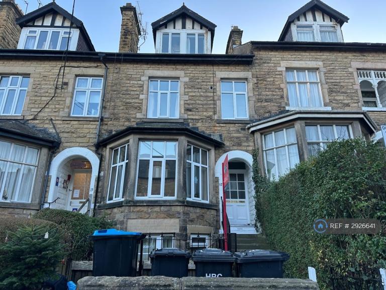 2 bedroom flat in St. Marys Avenue, Harrogate, HG2 (2 bed) (#2926641)