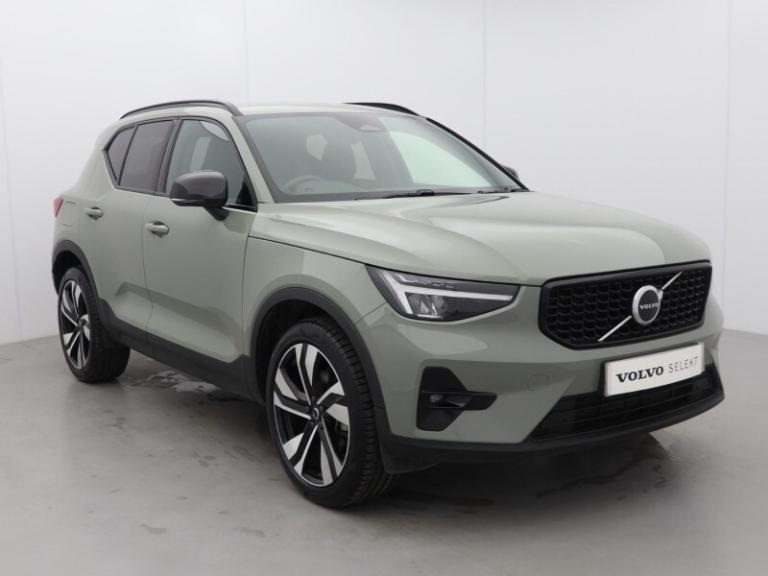 VOLVO XC40 2.0 B4P Plus Dark 5dr Auto