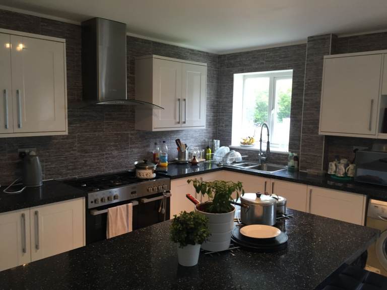 1 double room to rent