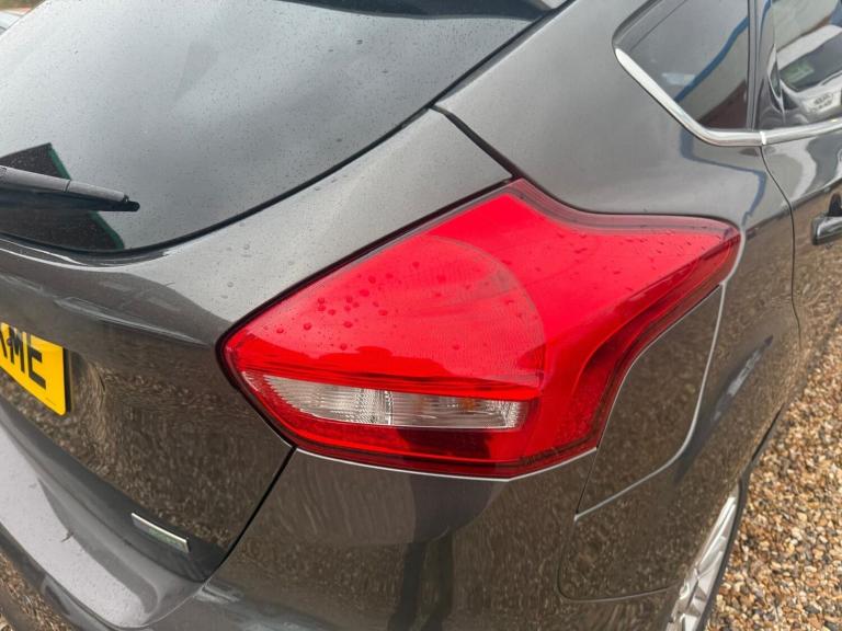 2017 Ford Focus 1.0 EcoBoost 125 Zetec Edition 5dr HATCHBACK PETROL Manual