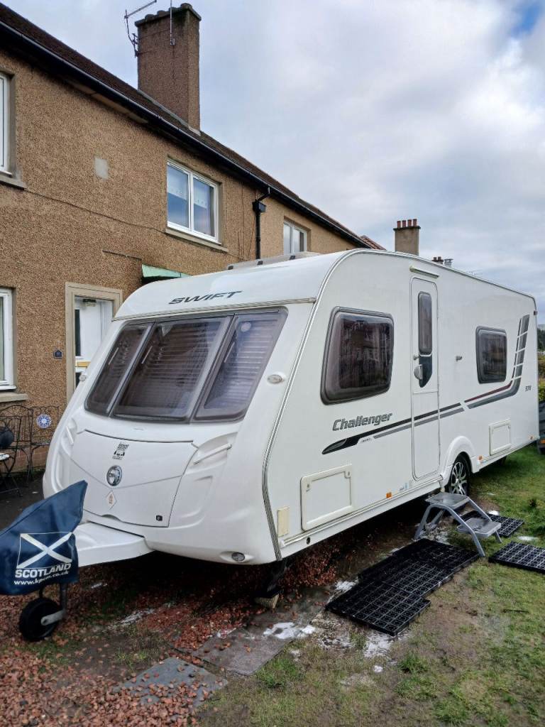 2010 swift challenger 570 fixed bed motor mover air awning 
