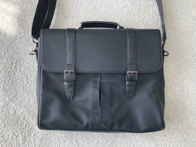 Black messenger/laptop shoulder bag