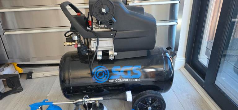 SGS 50L Air Compressor + Air Tool Kit + Spray Gun - Excellent Condition