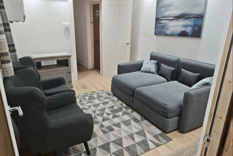 2-Bed Ground Floor Flat | Next to Cwmdonkin Park, Uplands