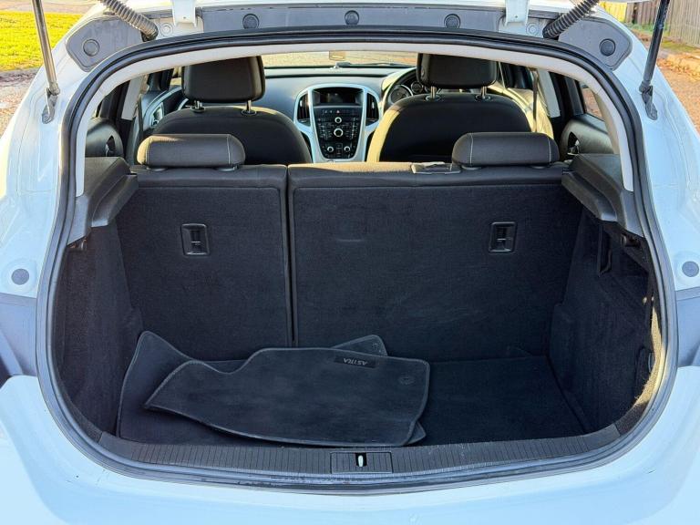 2014 Vauxhall Astra 1.7 CDTi ecoFLEX SRi Euro 5 (s/s) 5dr HATCHBACK Diesel Manual