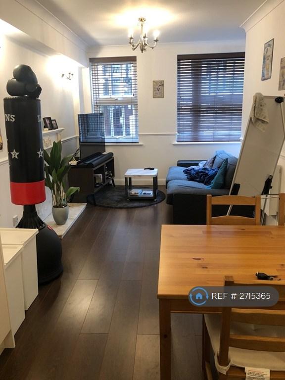 2 bedroom flat in Royal Tower Lodge, London, E1 (2 bed) (#2715365)