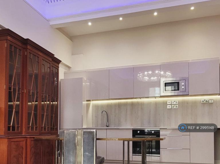 Studio flat in Coates Gardens, Edinburgh, EH12 (#2995148)