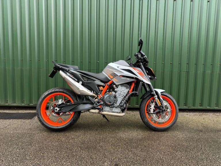 KTM 890 DUKE R 2021 White 6400 Miles Tech Pack Full History Very Clean Example