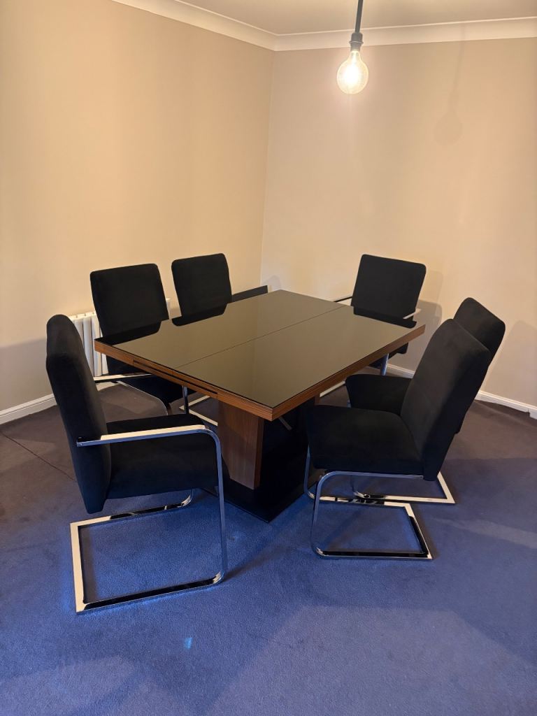Black Glass and Walnut dining table with 6 Chairs