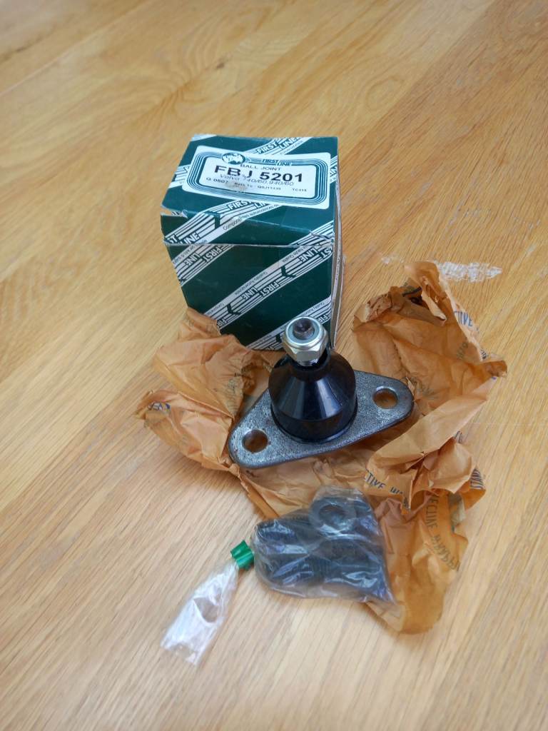 Volvo 740/60 940/60 front lower ball joint