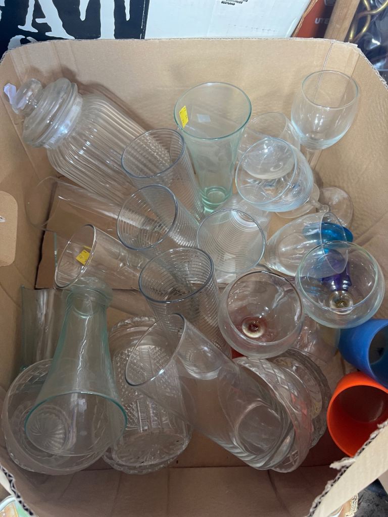 Car boot box of glass 