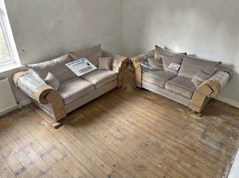 Never used beige velvet 3&2 seater sofa set - Brand new - Free delivery!