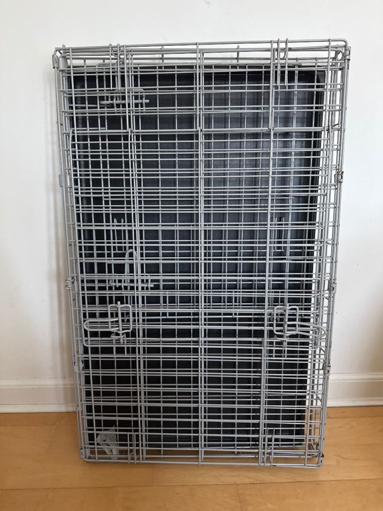 Medium dog crate 