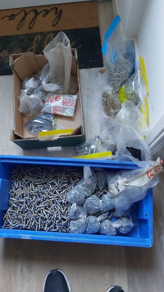 JOB LOT SCREWS AND FIXINGS