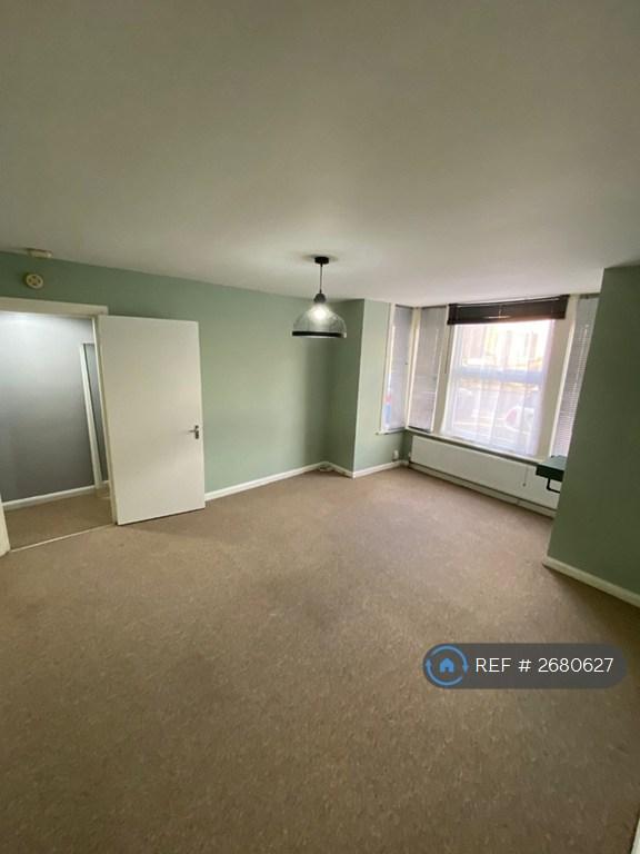 1 bedroom flat in Chatsworth Rd, Croydon, CR0 (1 bed) (#2680627)