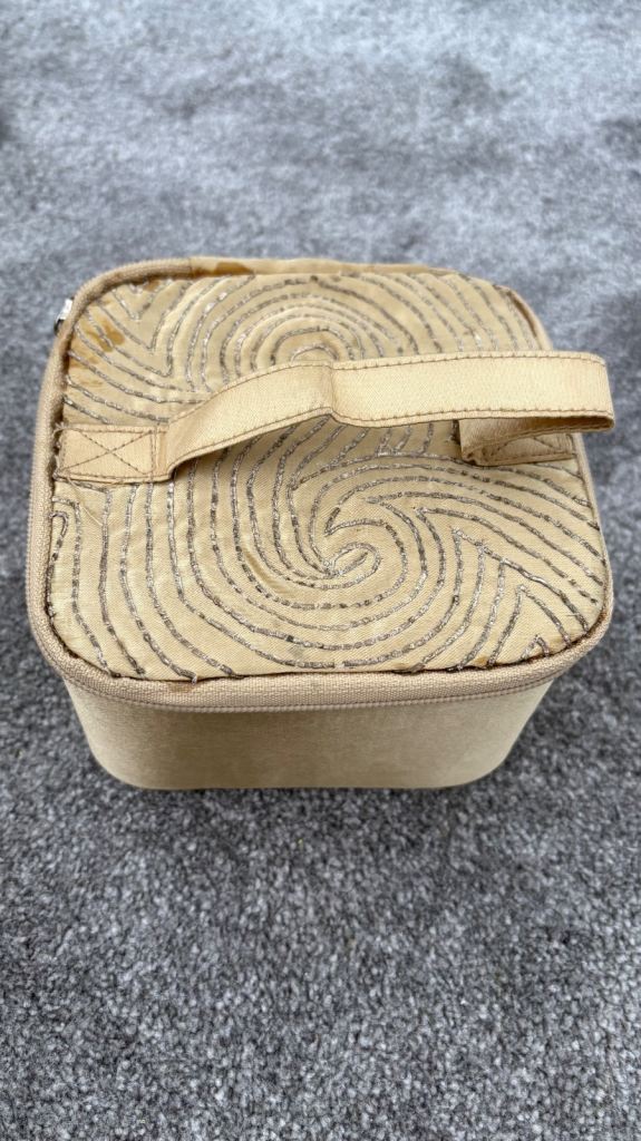 Gold jewellery / accessories box with mirror