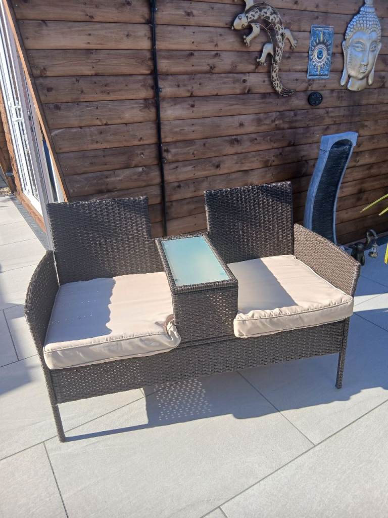 Rattan love seat