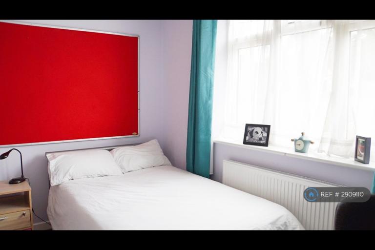 1 bedroom in Hughenden Road, High Wycombe, HP13 (#2909110)