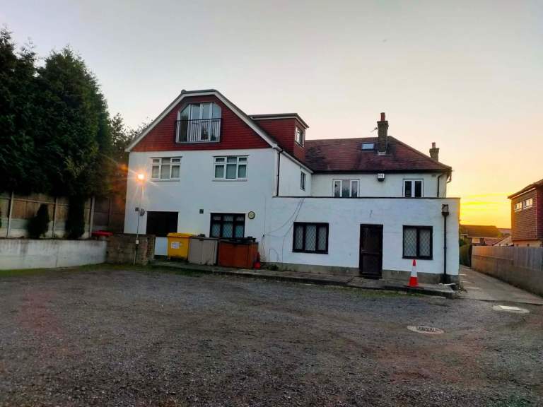 Office / Clinic Rooms to Rent