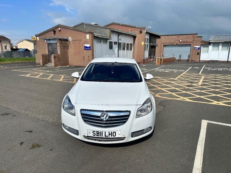 Vauxhall, INSIGNIA, Hatchback, 2011, Manual, 1956 (cc), 5 doors