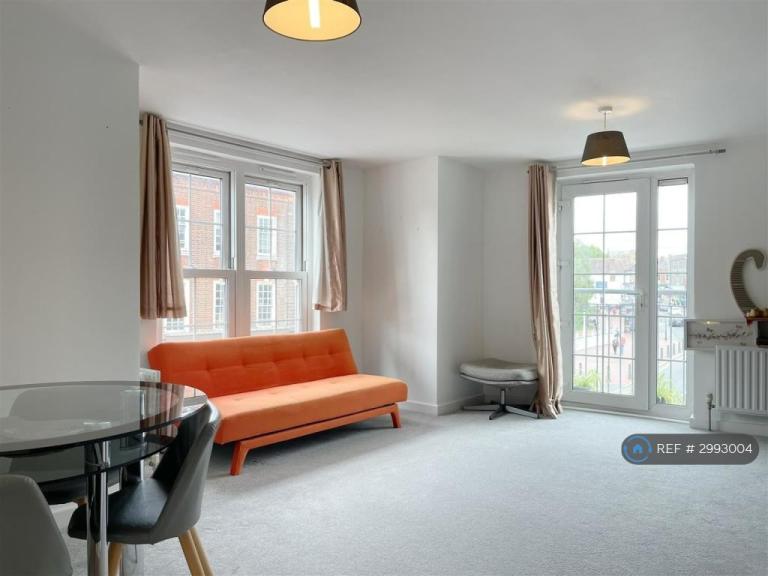 2 bedroom flat in Navigation House, Tonbridge, TN9 (2 bed) (#2993004)