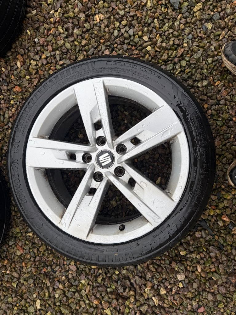 Seat Leon fr 17” alloy wheels 