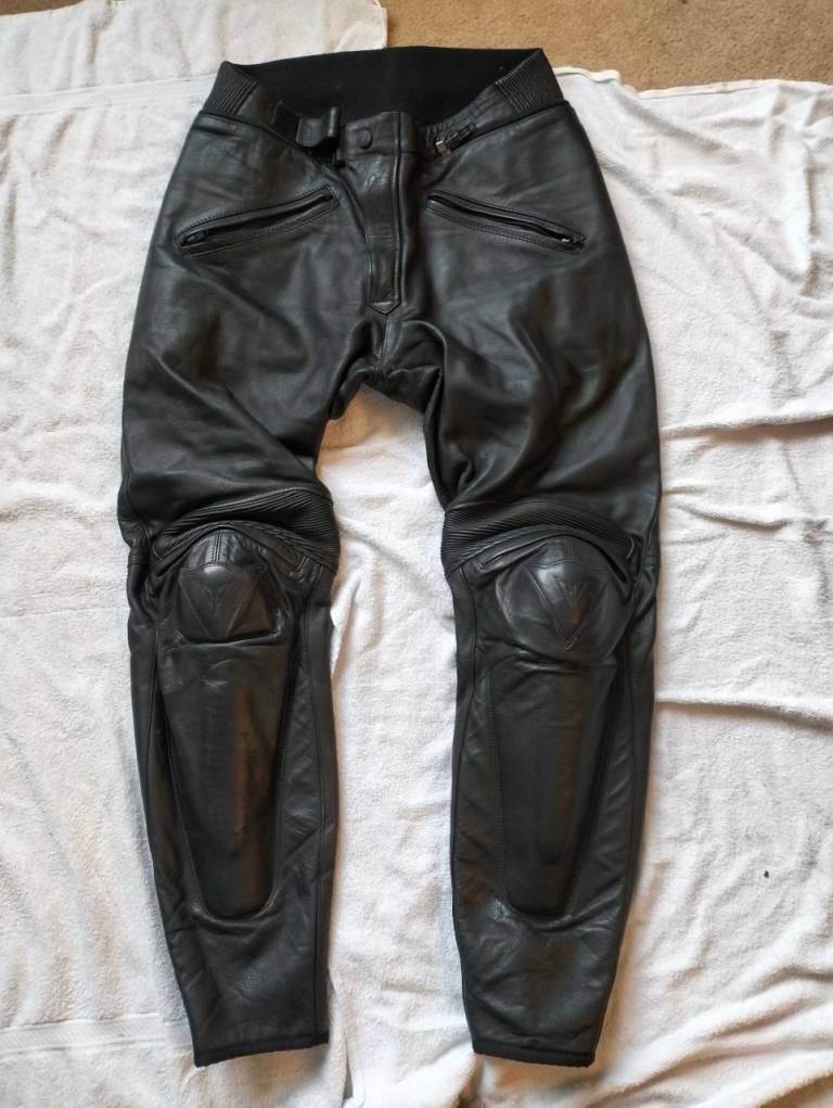 Dainese Mens Motorcycle Leather Trousers S 30" W EU 48 shin and knee armour