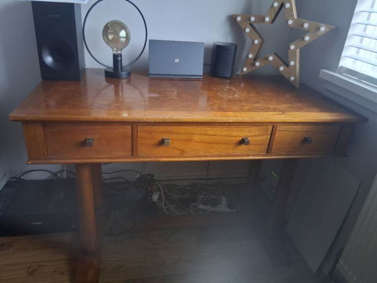 Antiqie wrkting desk with draws and pullout desk
