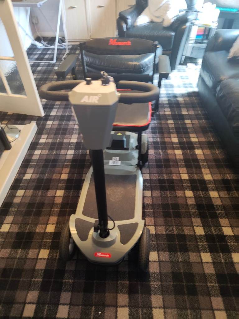 Monarch AIR 4-Wheel Mobility Scooter with Armrests, Grey/Black Pickup Ls17