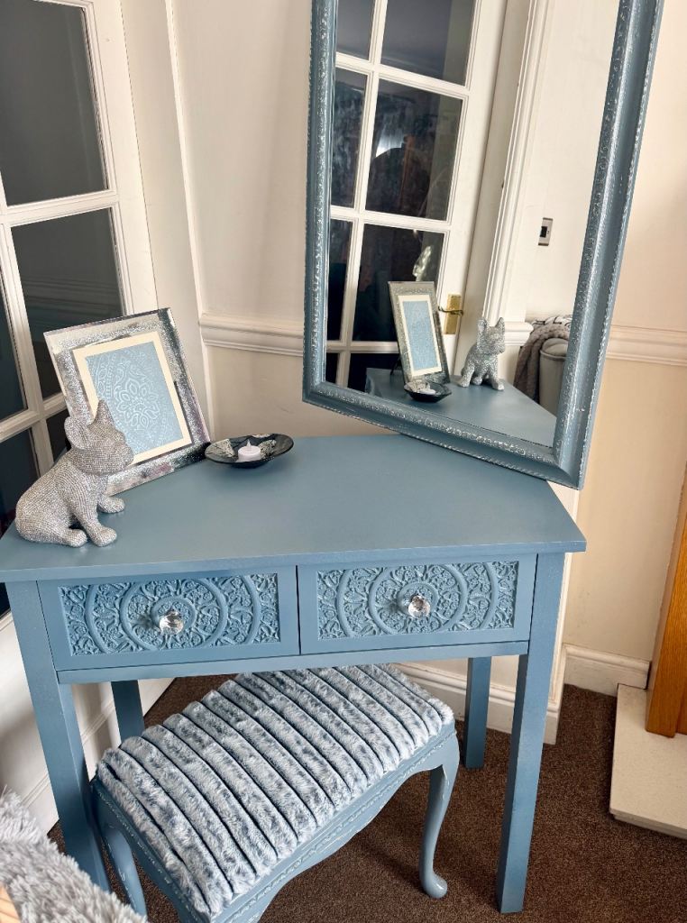Dressing/console table, mirror, stool 