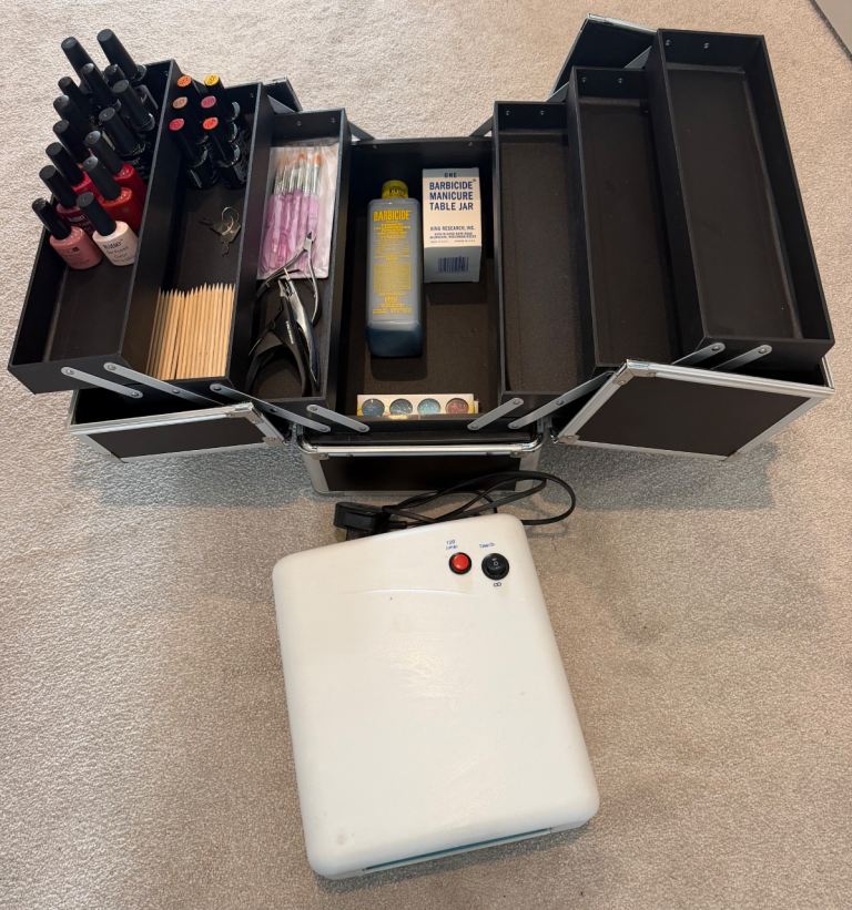 Nail Care Kit with UV Lamp and Case
