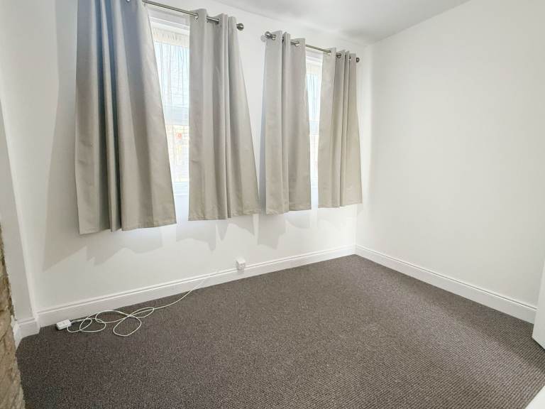 Modern Ground Floor Studio Flat to Rent, Chatsworth Road, Hackney E5