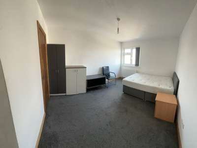 Double Room With Private Shower + Toilet