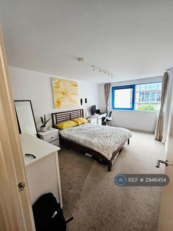 1 bedroom flat in Westgate, London, E16 (1 bed) (#2946454)