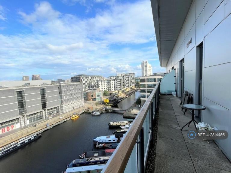 2 bedroom flat in Mackenzie House, Leeds, LS10 (2 bed) (#2814486)