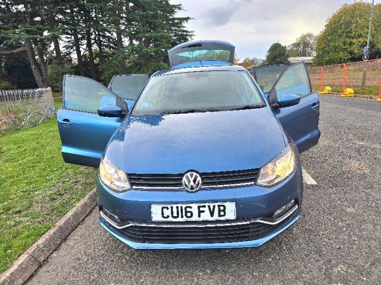 image for Automatic Volkswagen, POLO, Hatchback, 2016, Semi-Auto, 1197 (cc), 5 doors