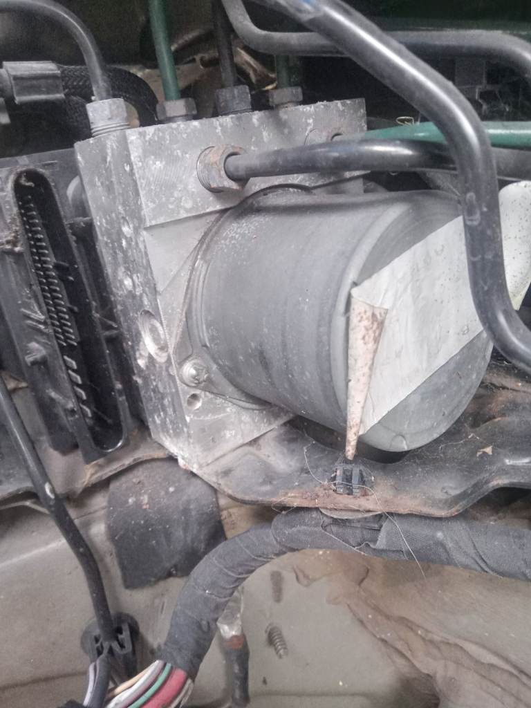 Renault megane 1.9 dci 2007 ABS pump