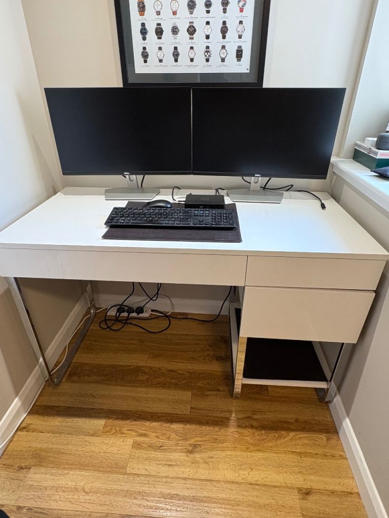 White gloss desk