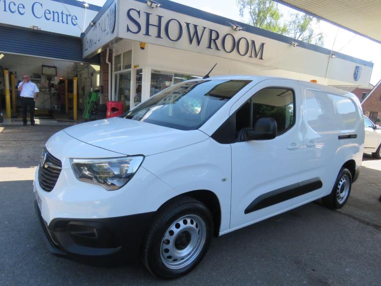 2021 Vauxhall Combo 1.5 Turbo D 2300 Edition Auto L2 H1 Euro 6 (s/s) 4dr PANEL VAN Diesel Automatic