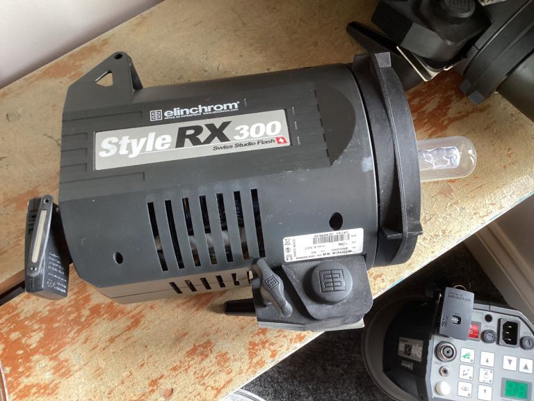 Elinchrom RX300 & RX600 Pro flash heads please read description.