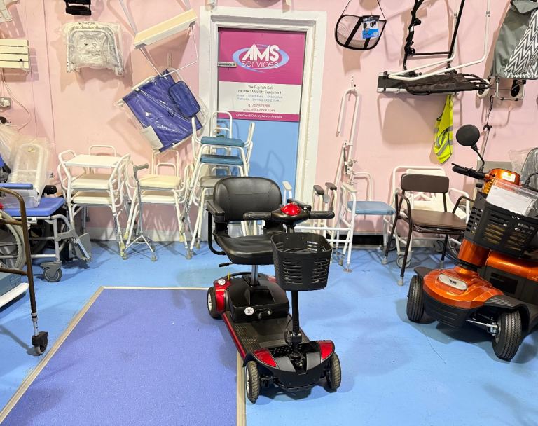 Pride GoGo Elite Traveller 4mph Car Boot Mobility Scooter -Dismantles for transportation