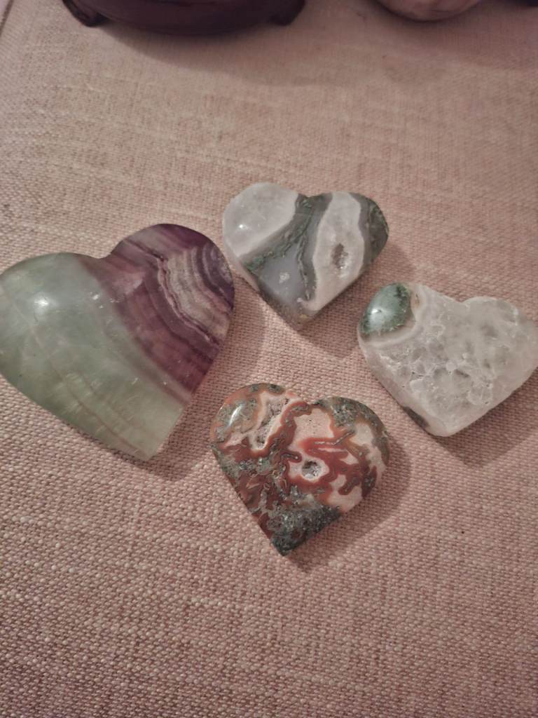 image for Cyrstal hearts 4 of them great condtion 